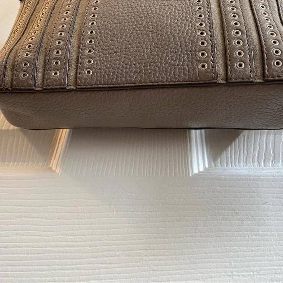 Michael KORS jet set medium crossbody bag 10 by 7 inches genuine leather clean - Picture 9 of 10